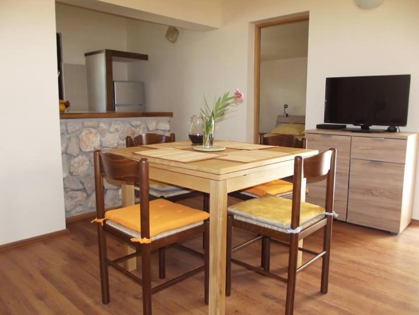 Apartmani Juliska Pirovac Exterior photo