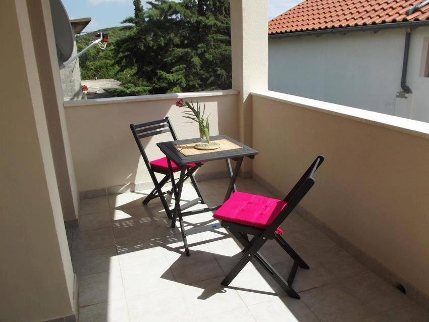 Apartmani Juliska Pirovac Exterior photo